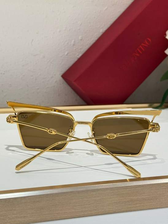 Picture of Valentino Sunglasses _SKUfw71271497fw